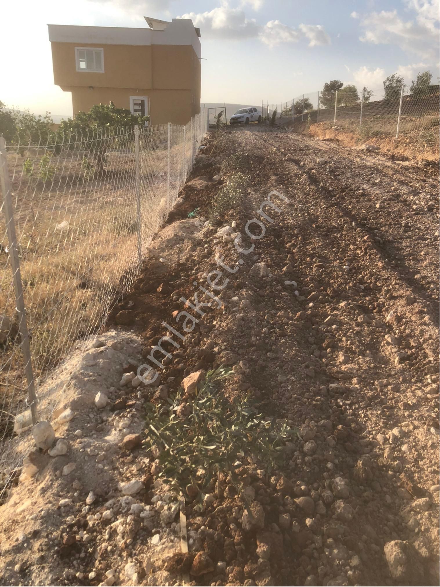 Bagevlik Arazi Etrafı Çevrili Akdeniz Emlak