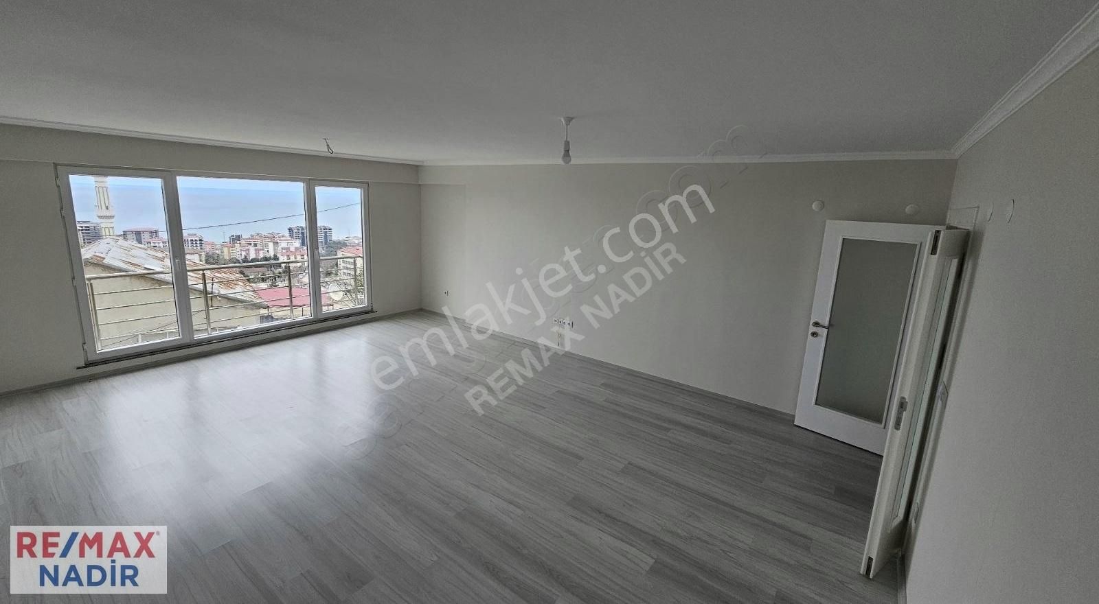 Remaxten Gaziler Mah.deniz Manzaralı 3+1 Satılık Daire Son Fiyat