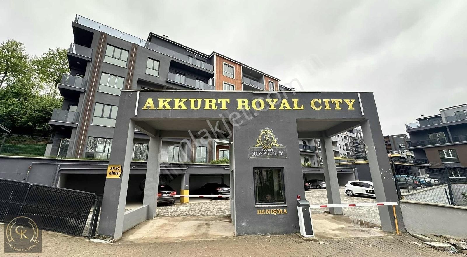 Başiskele Akkurt Royal City'de 3+1 216m2 Satılık Çatı Dubleks..