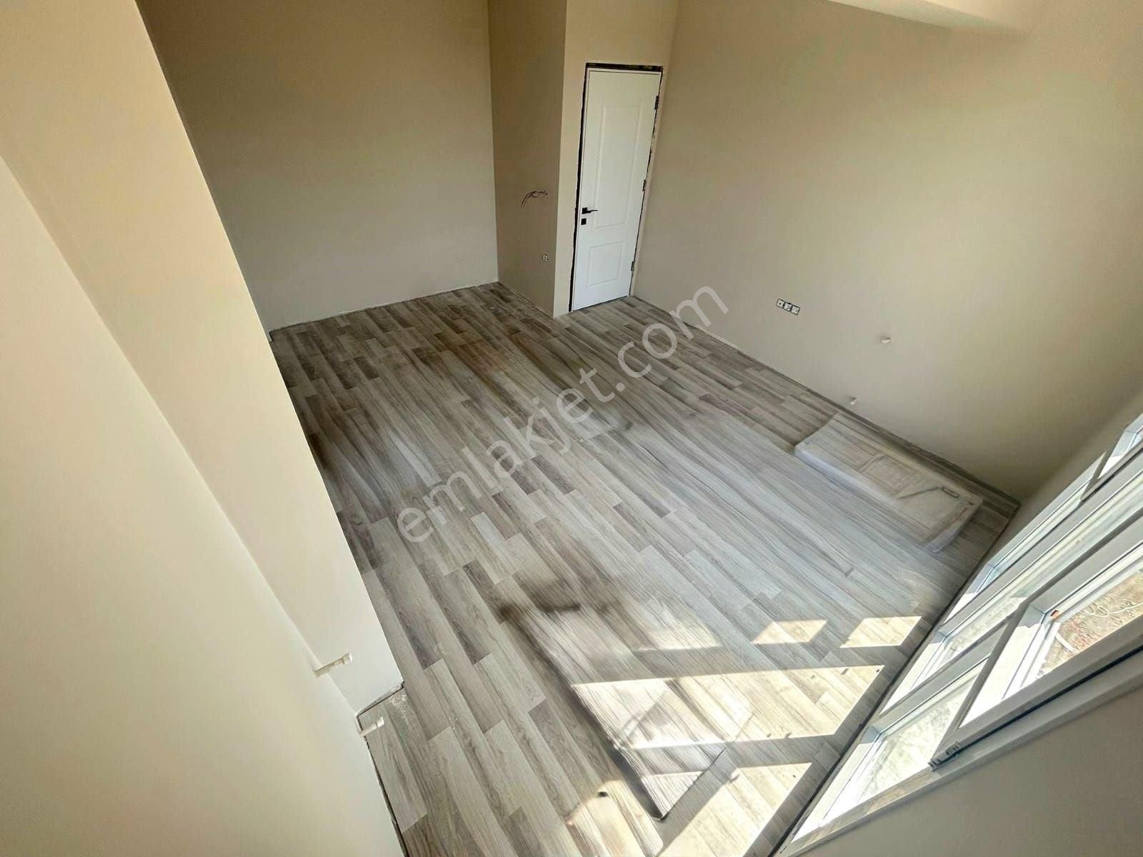 Yükselden Kadıköyde 2+1 Ayrı Mutfak Önü Açık Sıfır Ara Kat Daire