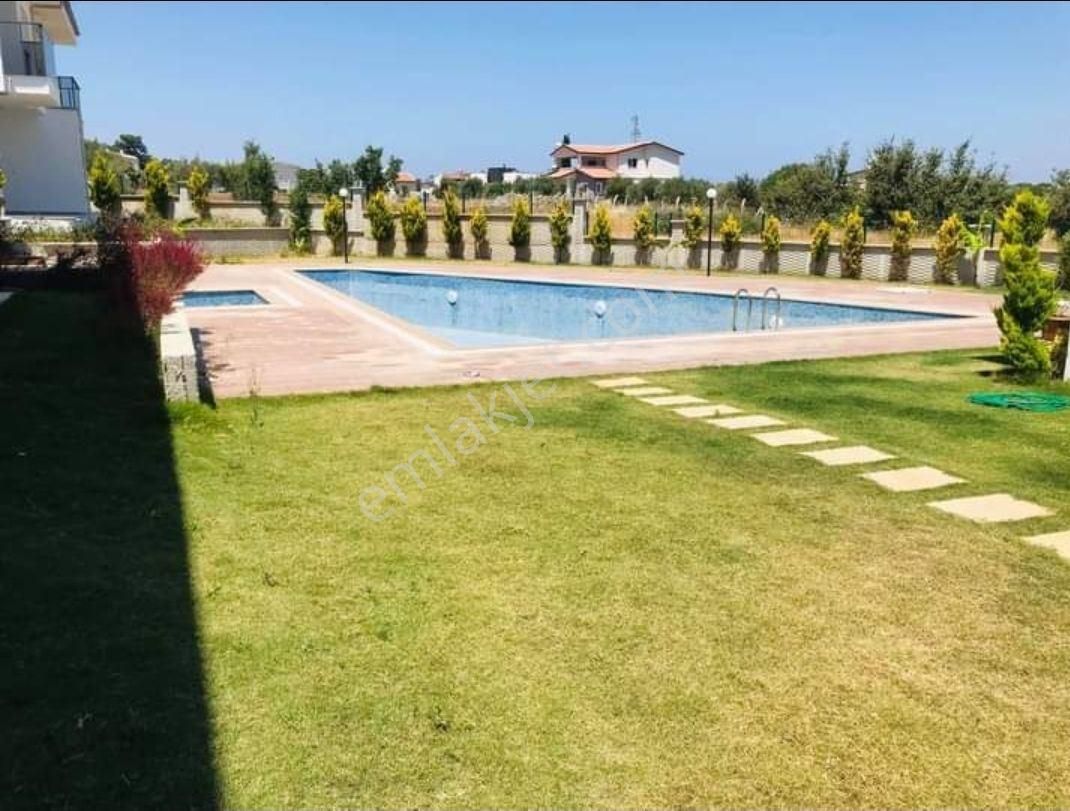 Kusadasi Güzelçamlı Da Satılık 3+1 Villa