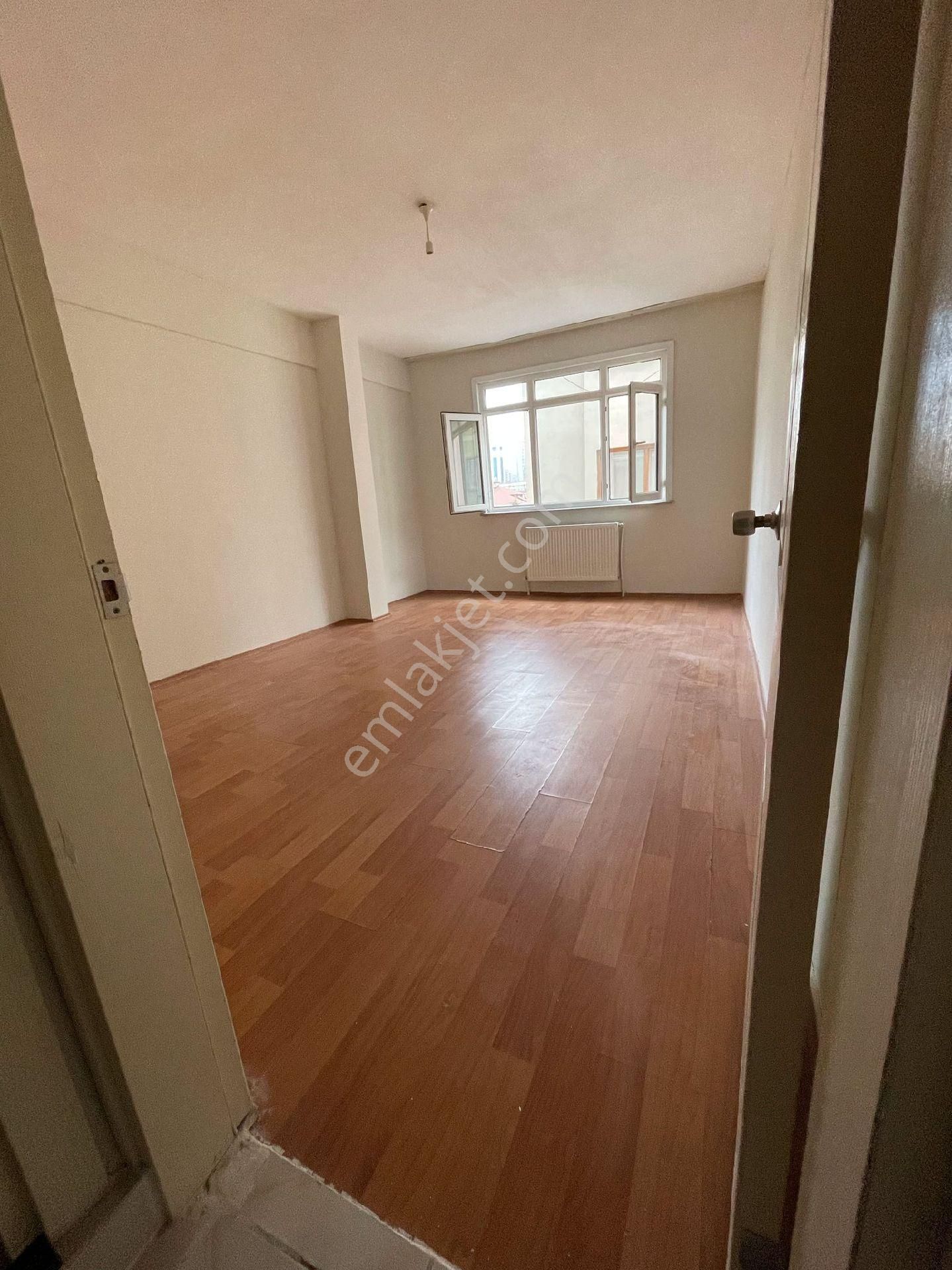 Ümraniye Çamlık İkbal Caddesi Üzerinde Kiralık Daire Temiz