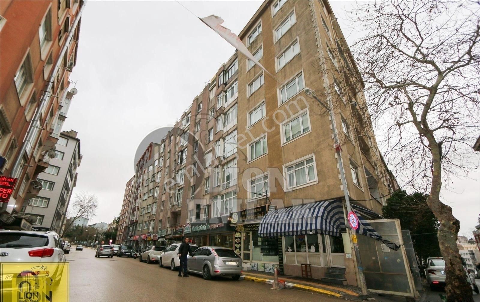 Bandırma İhsaniye'de Cadde Üzeri,asansörlü Satılık 2+1 Daire