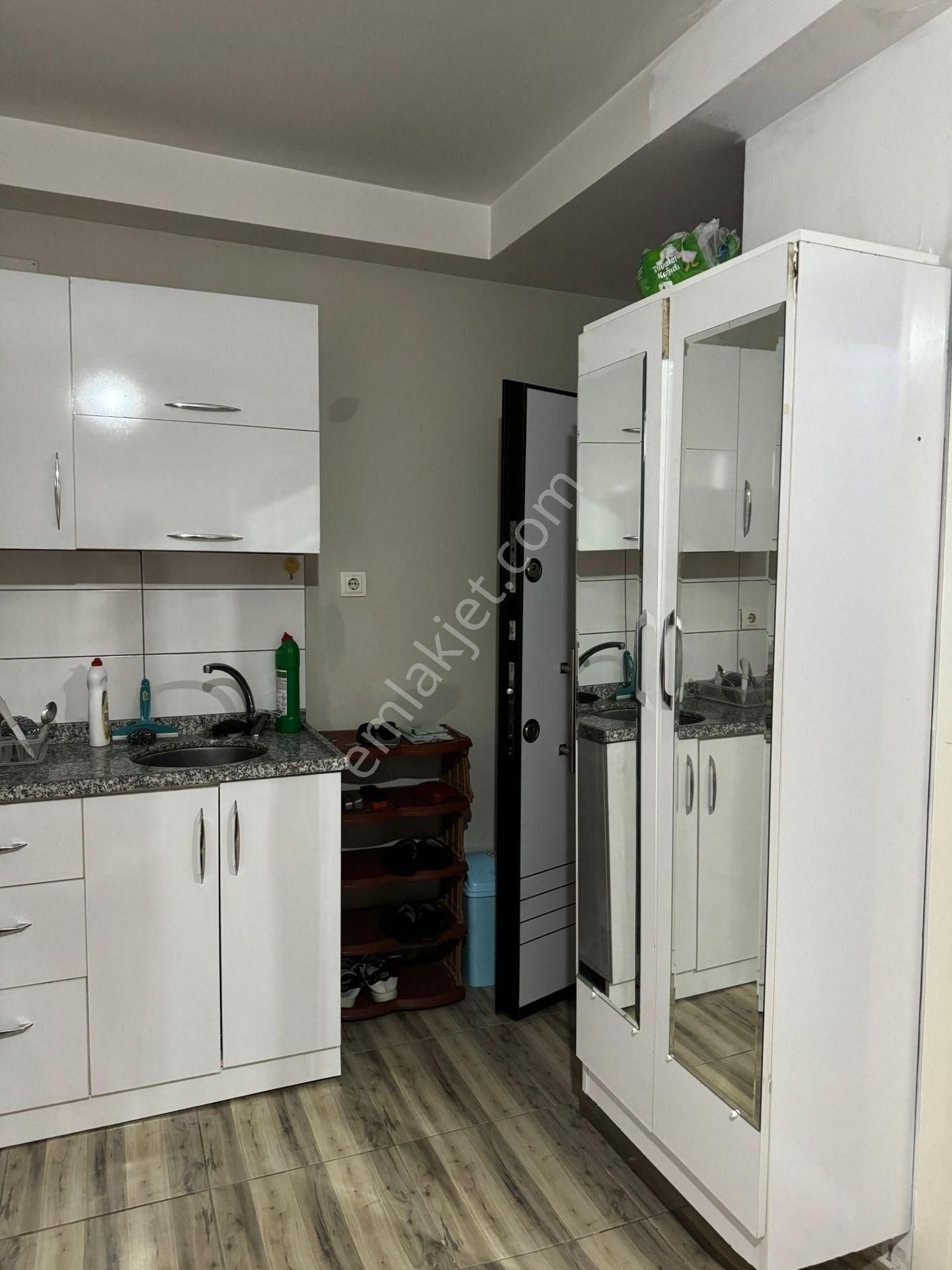 Adana Sarıçam Stadyum Yolunda Ana Caddeye Atü Ünüv. Yakın Eşyalı 1+1 Kiralık !! Açıklama Oku!!