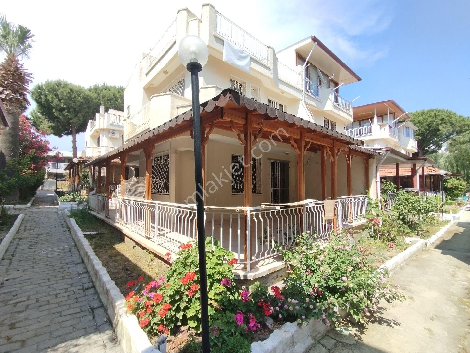 Sahile Yakın Triplex Villa