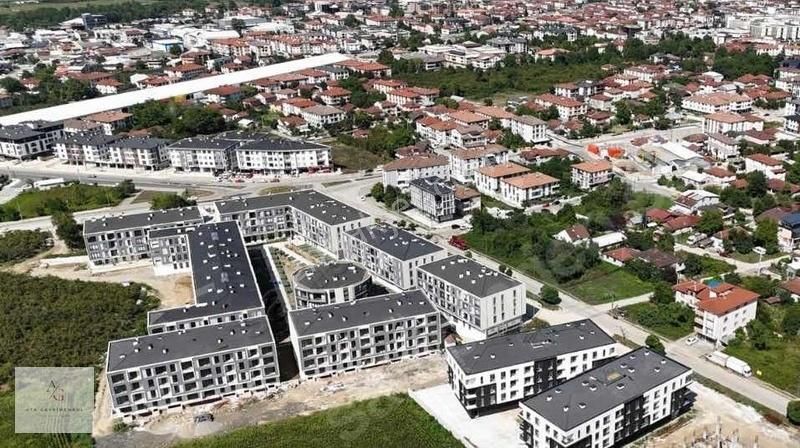 Ata Gyo Düzce | Aziziye Mh Site İçi Arakat Ebeveyn Banyolu 3+1 !