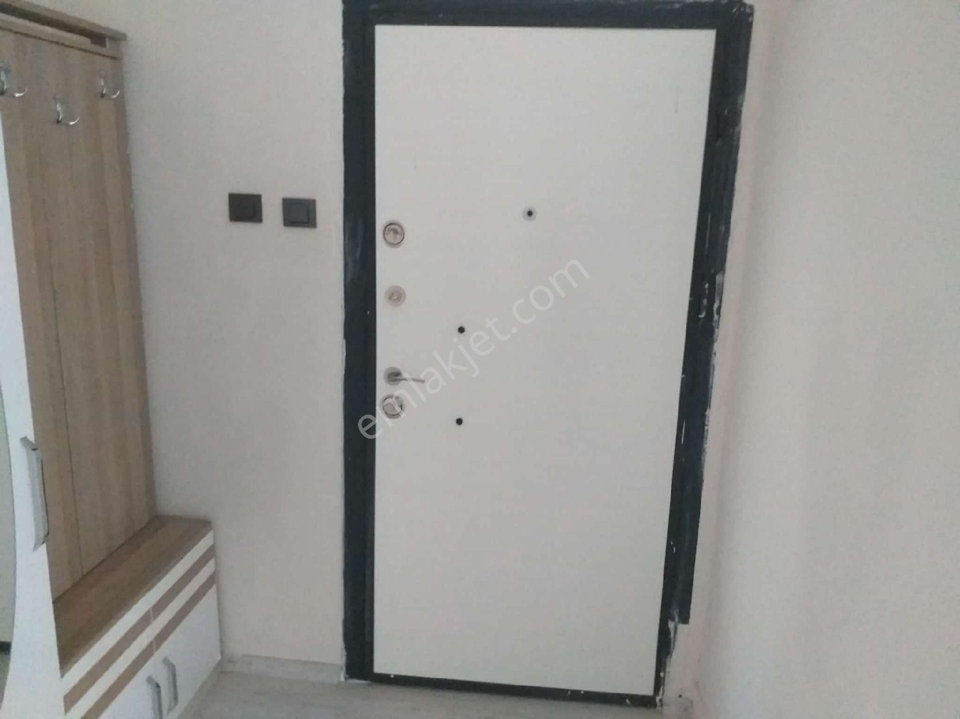 Cumhuriyet Mah 3/yüksek Girişi 3+1 Bakımlı Bıreysel Kombili Satılık Faire