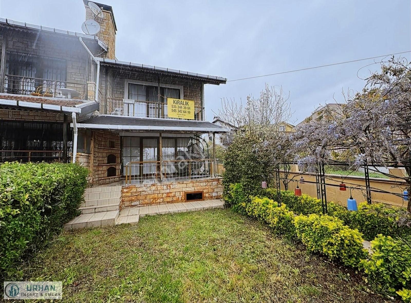 Silivri Semizkumlarda Deniz Manzaralı 4+1 Kiralık Tripleks Villa