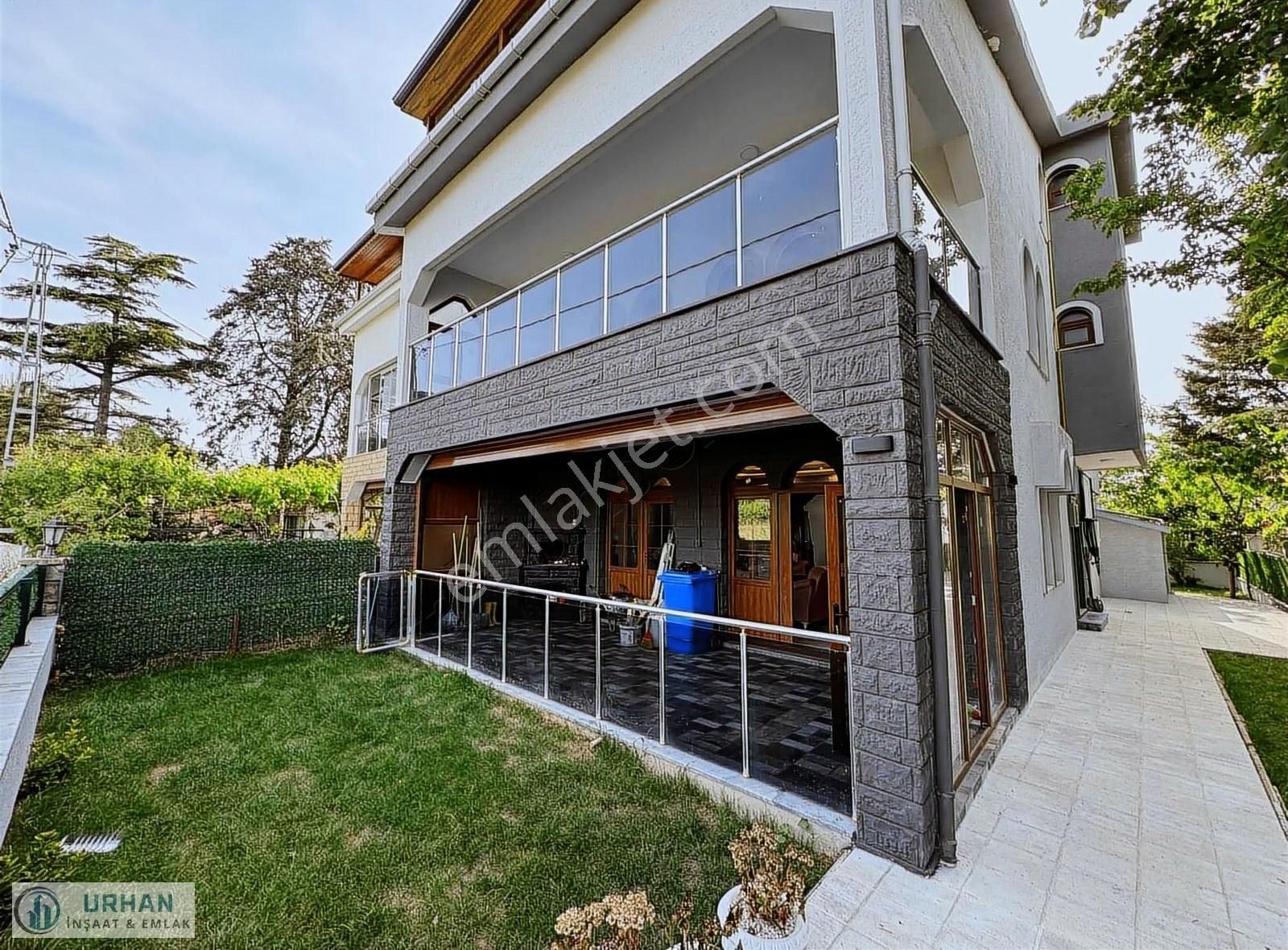 Altınorak Sitesinde Denize Yakın 7+1 Masrafsız Tripleks