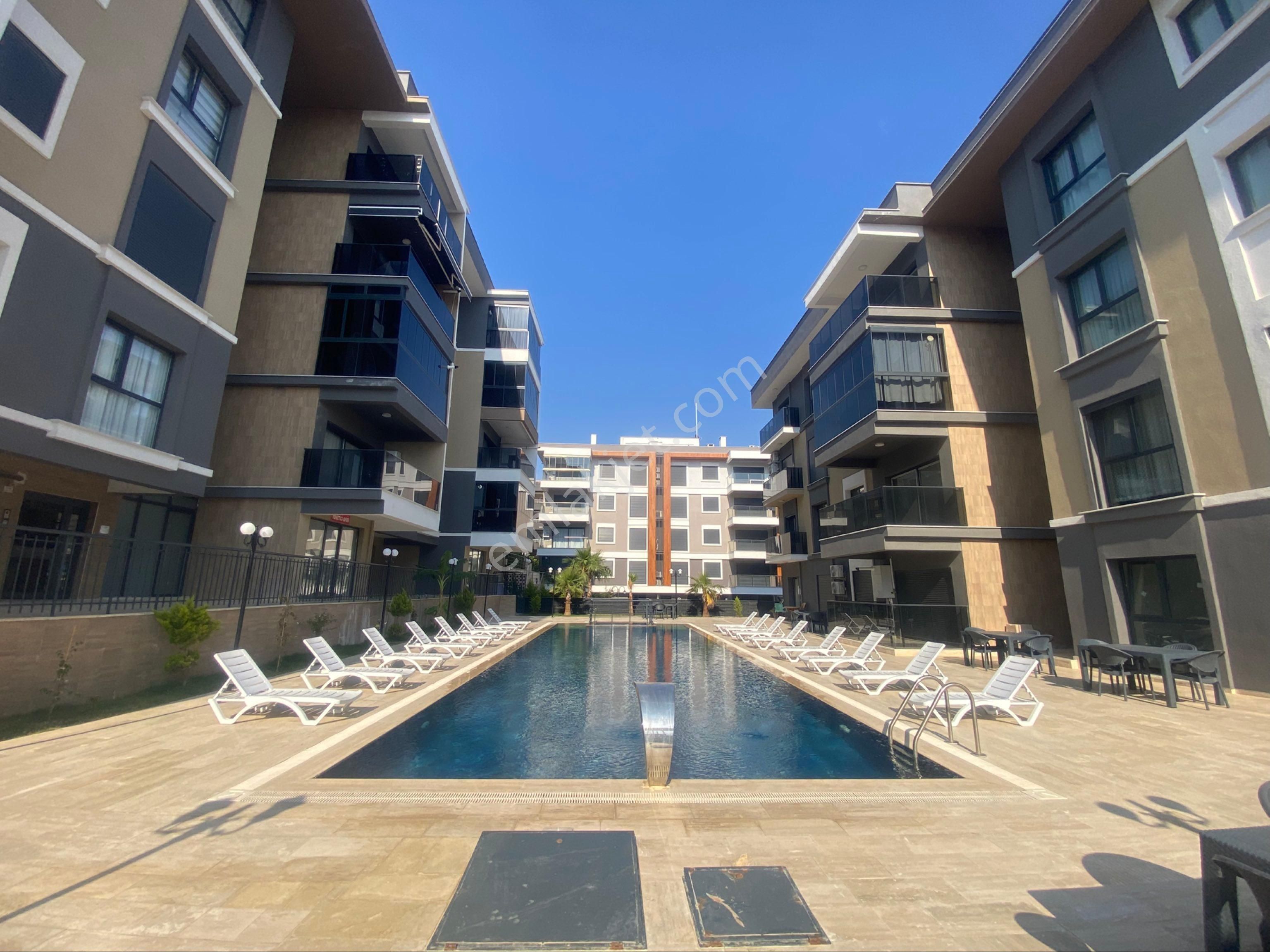 Full Deniz Manzaralı 2+1 Site İçinde Daire