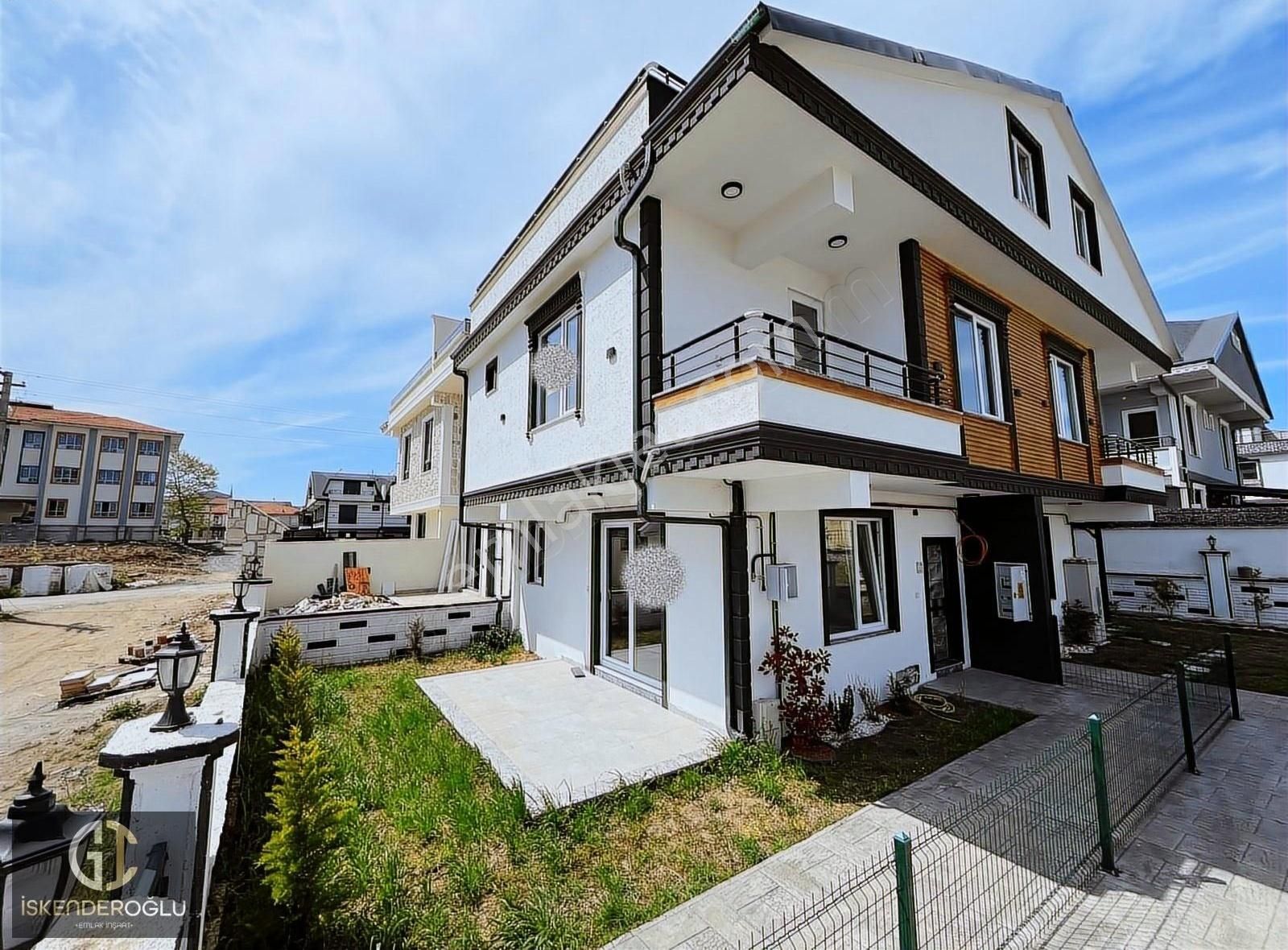 Müstakil Bahçeli 3+1 Villa