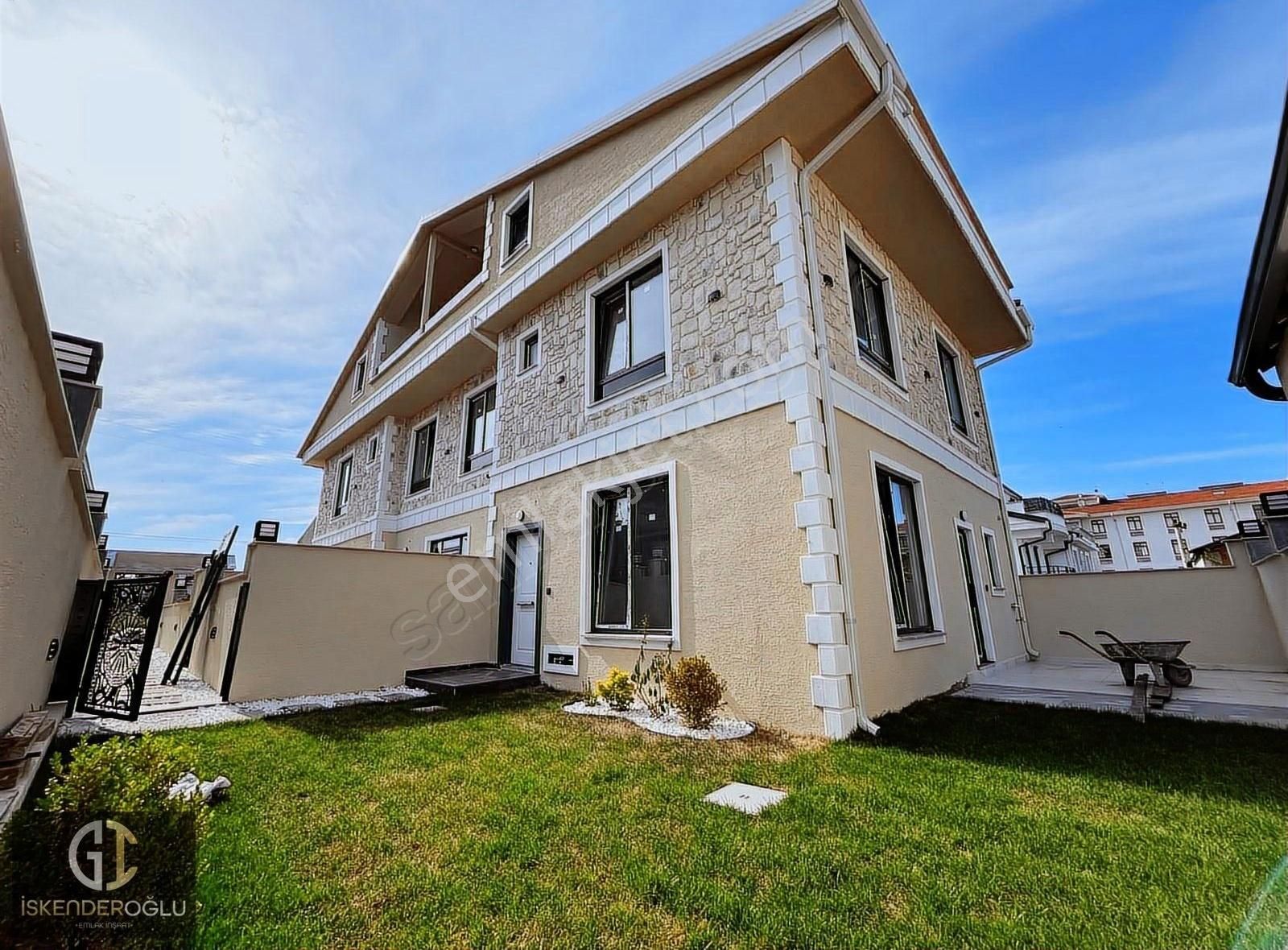 Kocaali Yalı Mahallesinde 4+1 Fırsat Villa