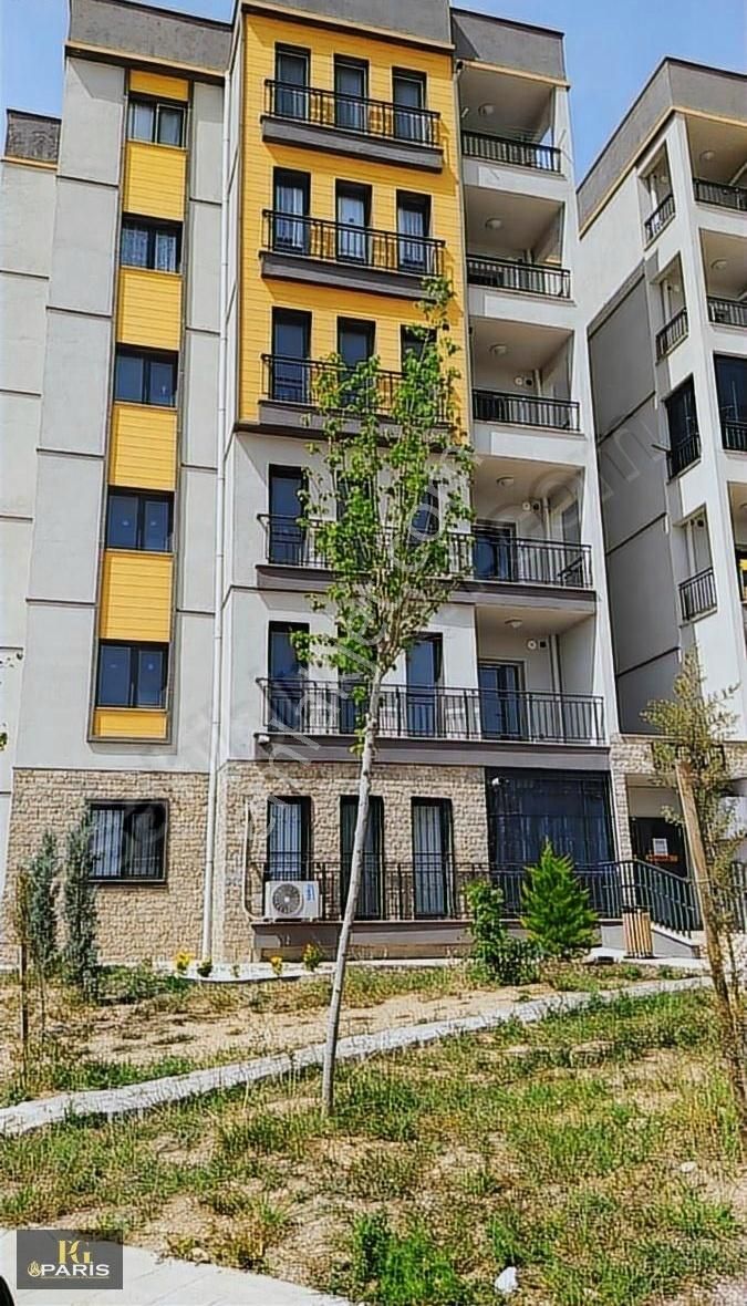 Paris'den Akkuyu Yeni Tokilerde. 2+1 Satlik Daire