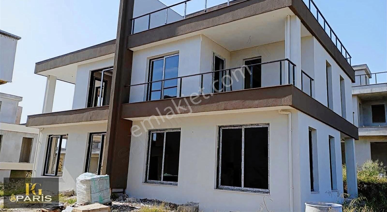 Paris'den Dörtler'de Göl Manzaralı Cazip Sıfır 3+1 Satılık Villa
