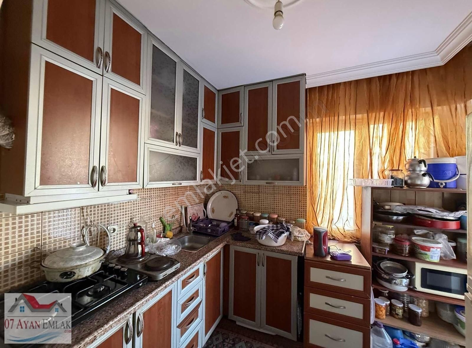 Konuksever Mahallesinde Katta Ayrı Mutfaklı Kelepir Fiyata 2+1