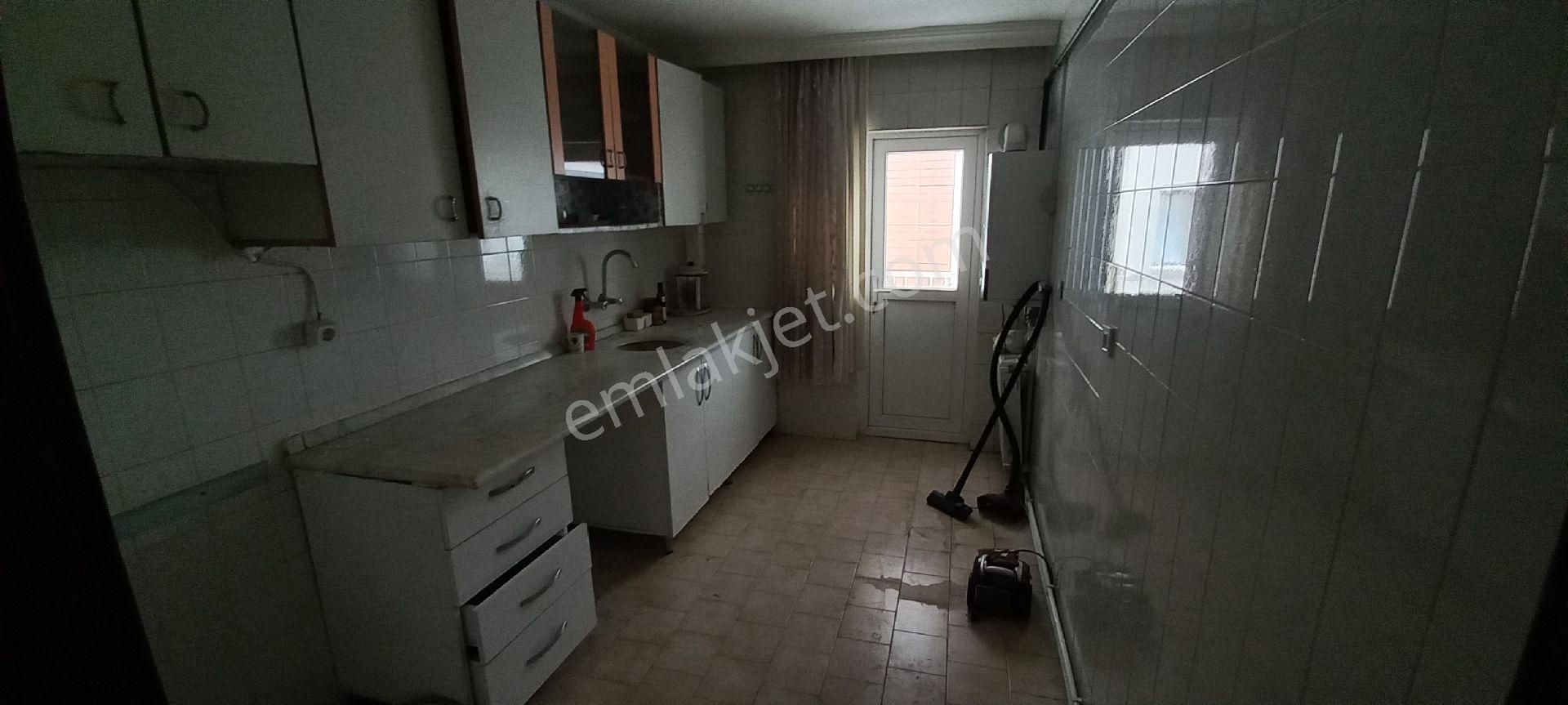Adnankahvecı De 3+1 1 Ncı Kat Kıralık Daıre