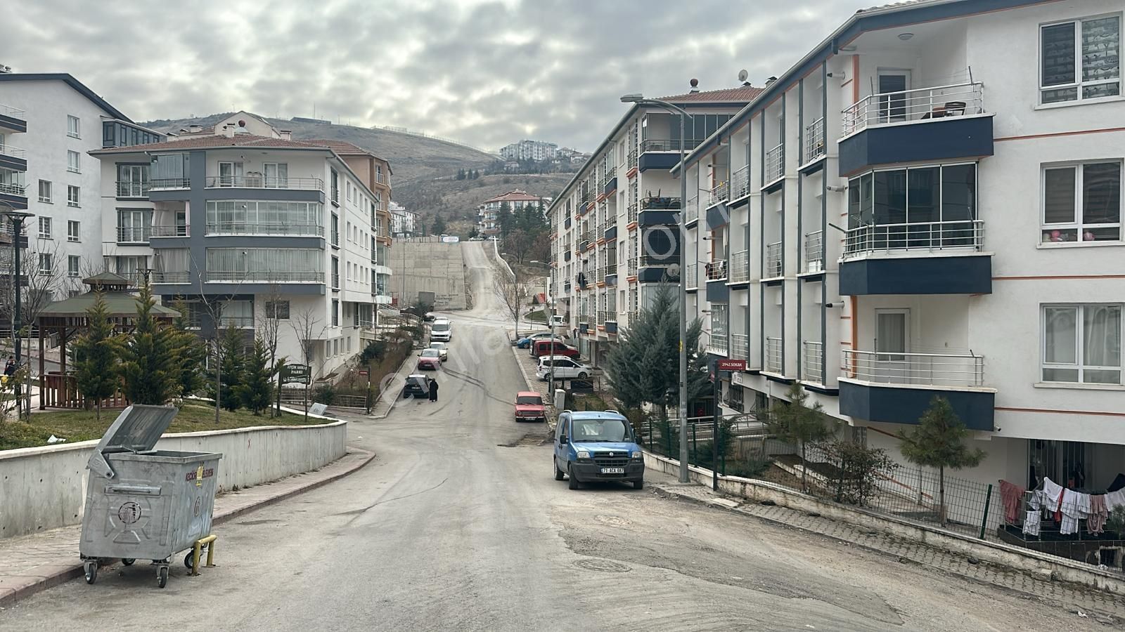 Yükseltepede Cadde Yanı