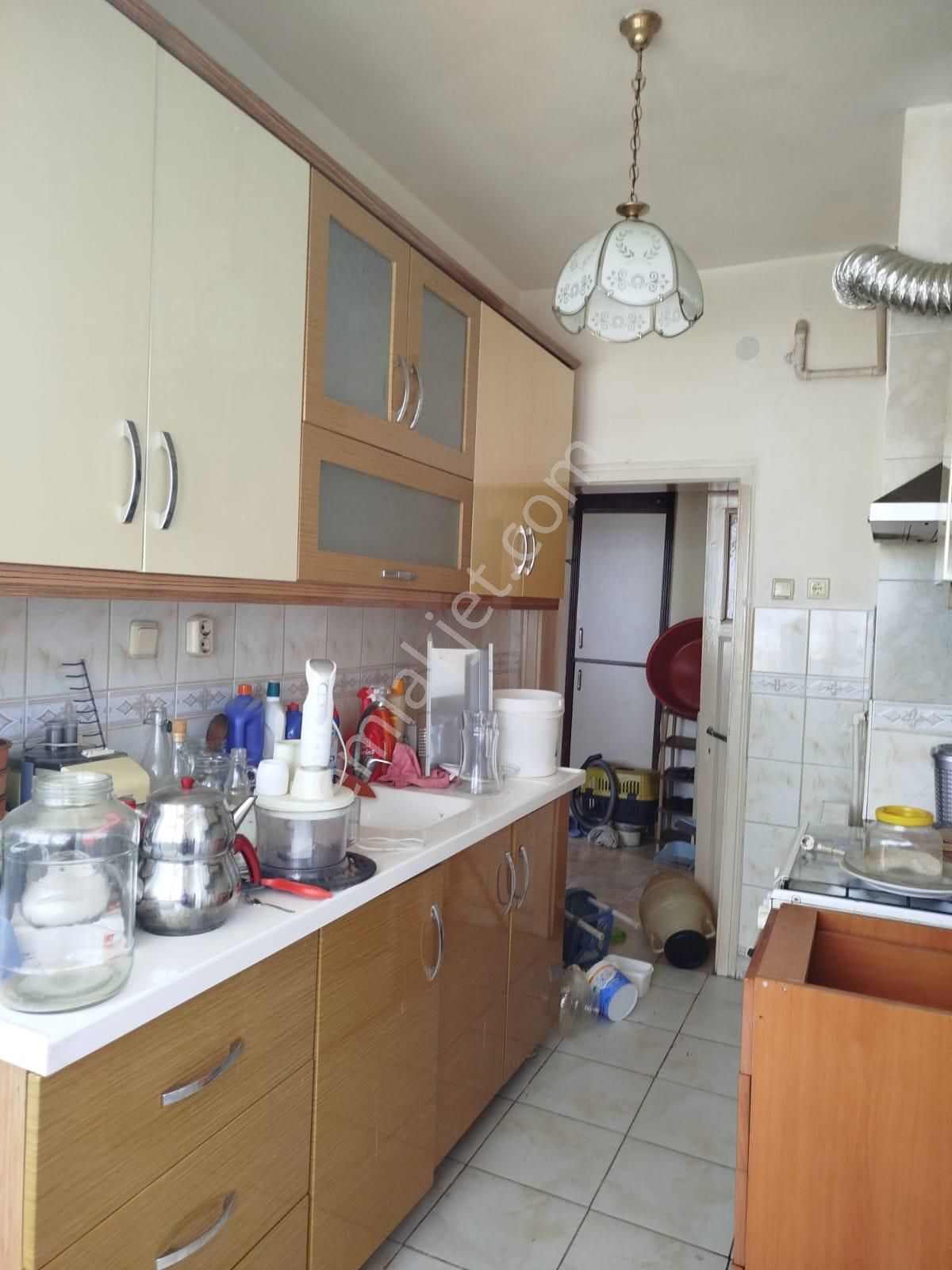 Münzeviler Cad. 110m2 3+1 Yapılı Çift Balkon Isı Yalıtımlı 3. Kat Güneydoğu Kombili Satılık Daire