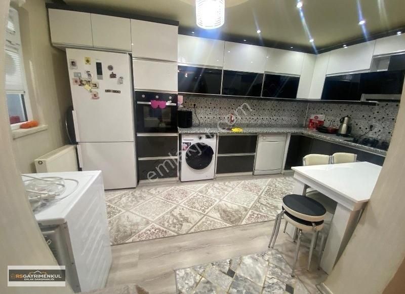 ** Rs Den Mendereste 3+1 130 M2 İskanlı Asansörlü Cadde Üstü **