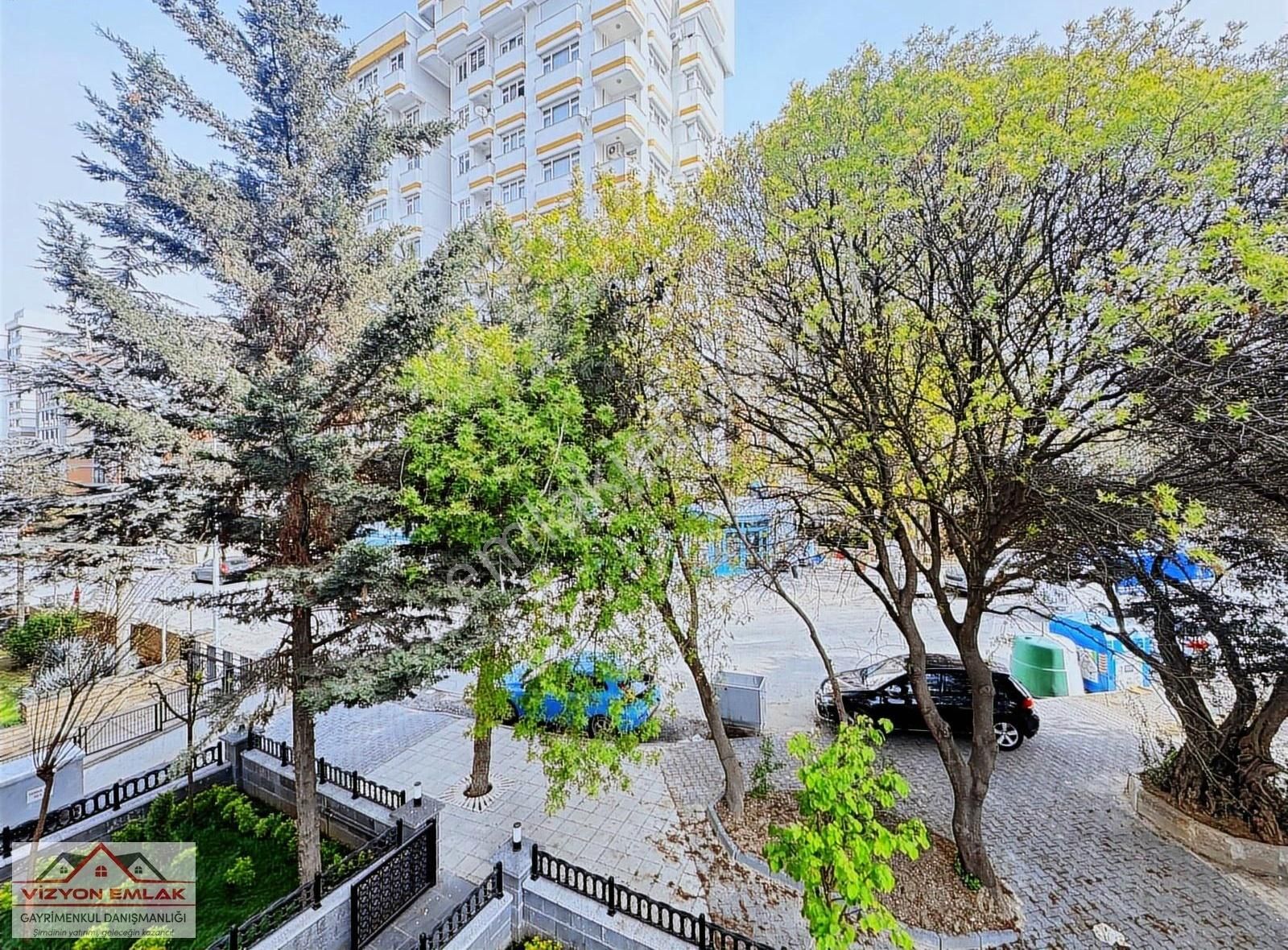 Bostancı Metro & Bgm Arasında 3+1 130 M² Kombi & K.garajlı