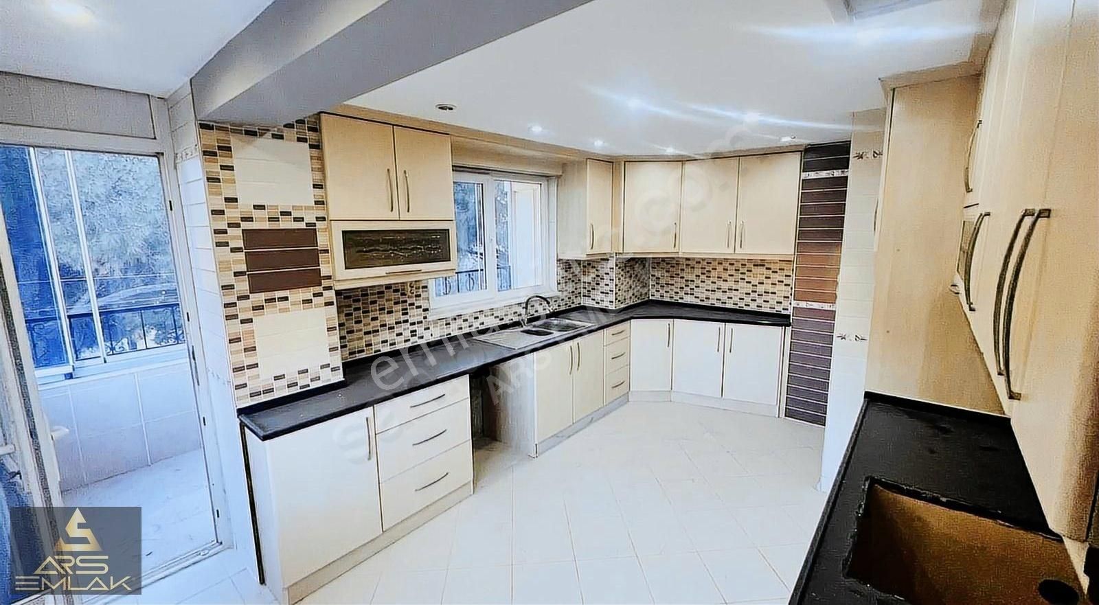 Ars'den Satılık Buldan Cumhuriyet 2+1 135 M2 Lüx Ara Kat Daire
