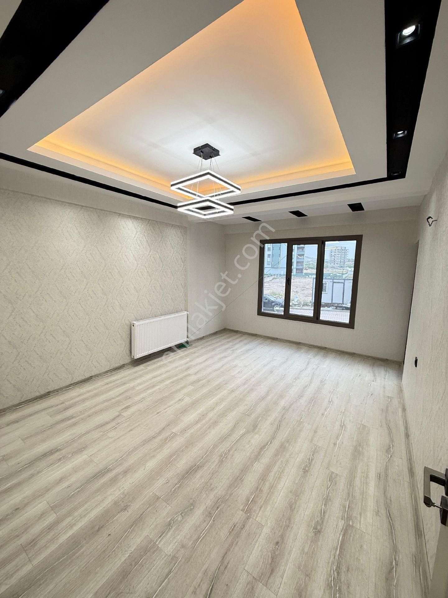 Karaköprü Batıkent Mah 2+1 110m2 Ara Kat