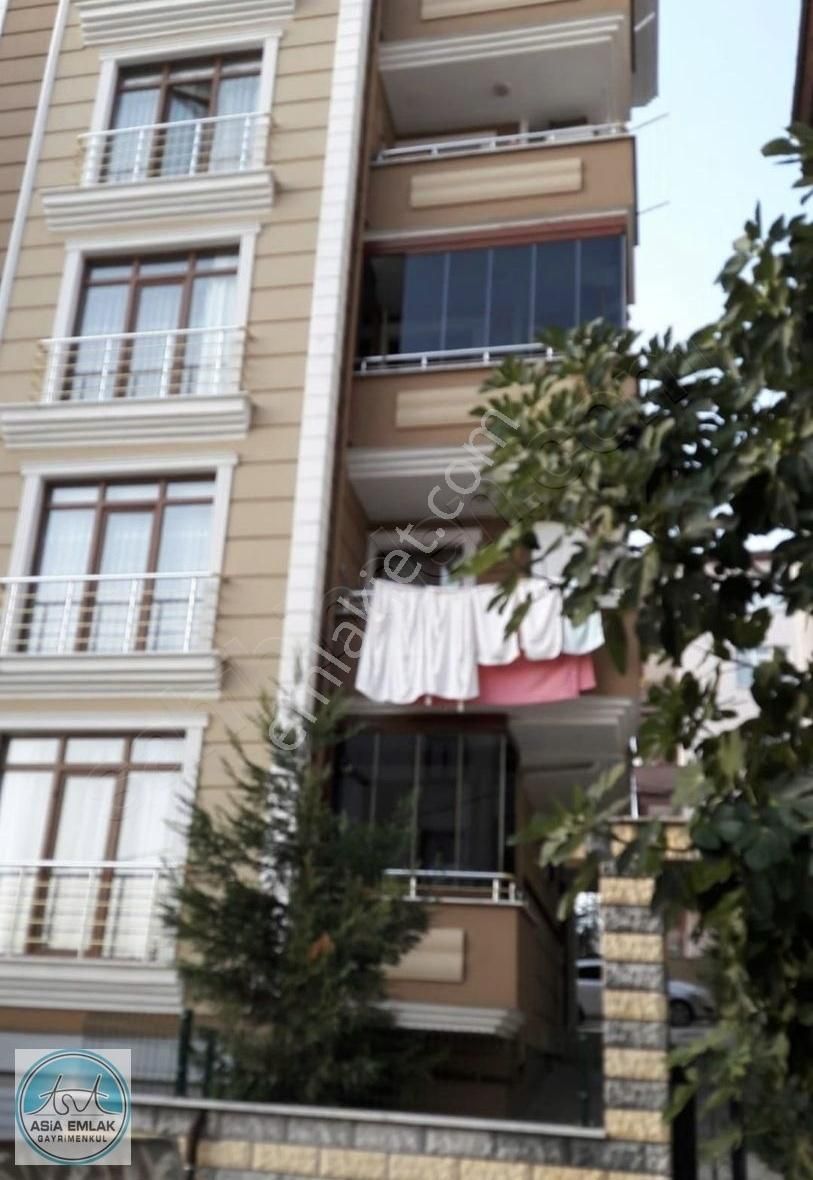 Asia'dan Esenyalı'da Genç Binada,manzaralı 3+1