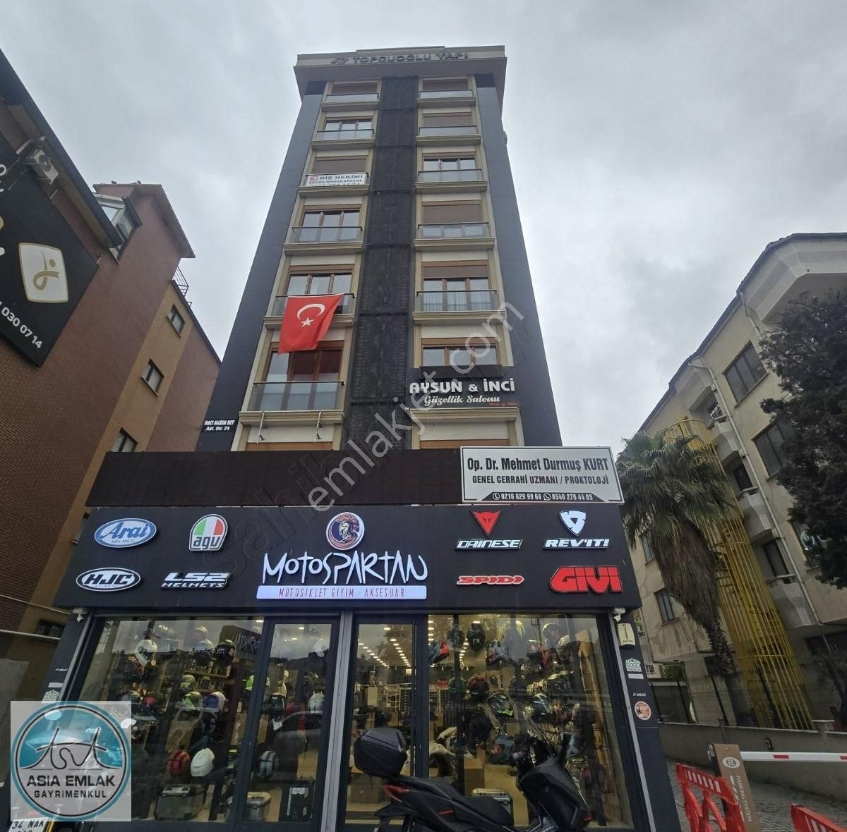 Masaya Adım Mesafesi Genç Binada 2+1 Ofis