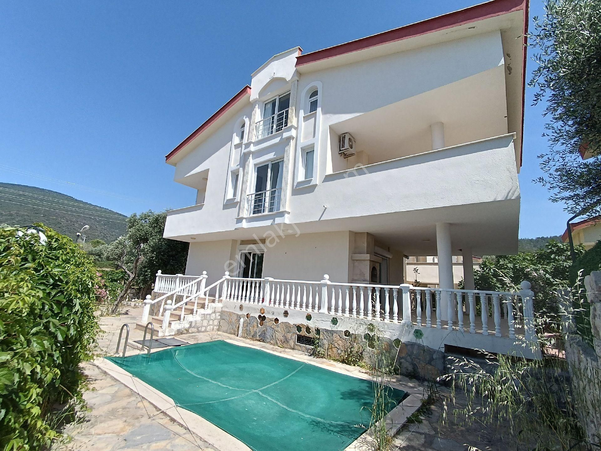 Didim Akbük'te Deniz Manzaralı Tam Müstakil Villa