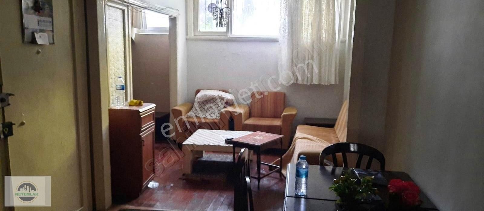 Tramvaya Ve Çapa Hastanesine Yakın 2+1 Odalı Boş Satılık Daire
