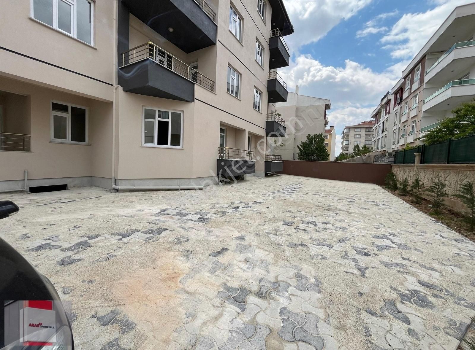 Yeni Nakipoğlu Hast. Yakını 3+1 Asansörlü Satılık Geniş Daireler