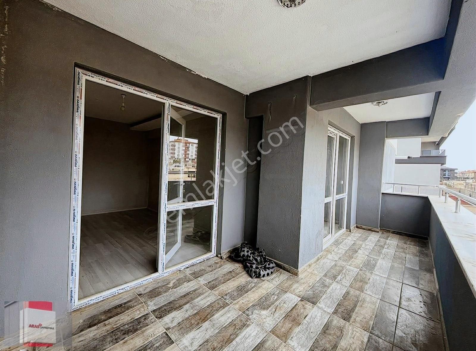 Kosova Mahallesinde Site İçi Yatırımlık 2+1 Studyo Daire