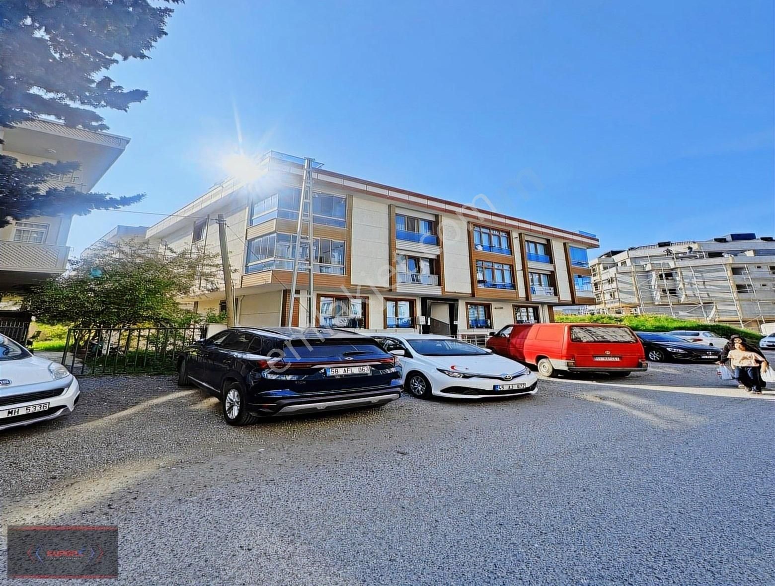 Beylikdüzü'nde Kısa Katlı Bahçe Kullanımlı 2+1 Kelepir Daire