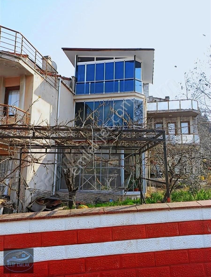 Yalova Altınovada Site İçinde Satılık Tripleks Villa