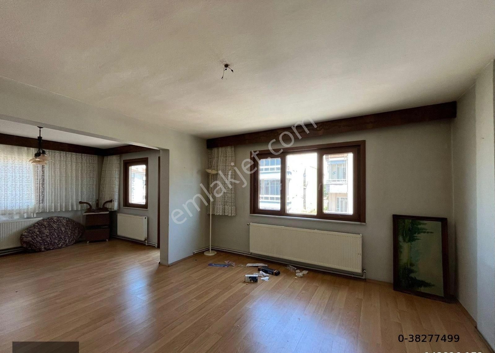 Nexus'tan Çarşı Merkezinde Ana Yol Üzerinde 3+1 Kiralık