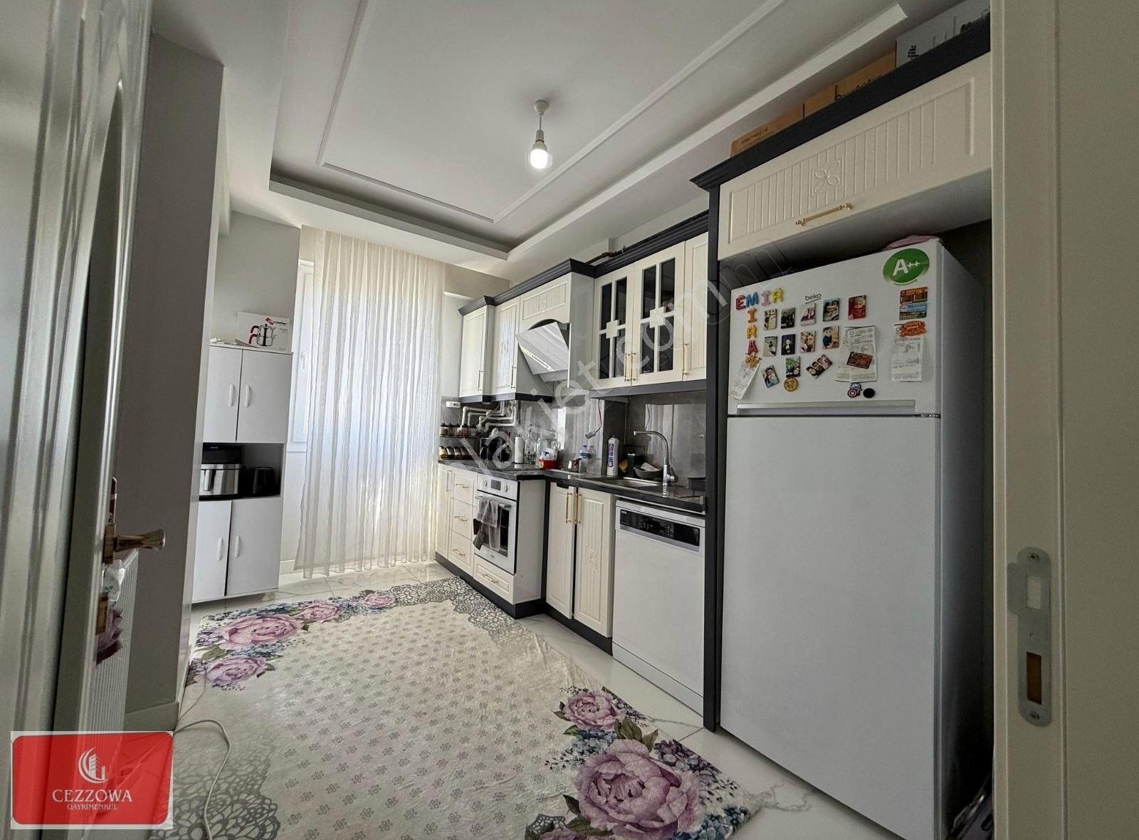 Rensa Sitesi De Satılık 2.5+1 97 M2