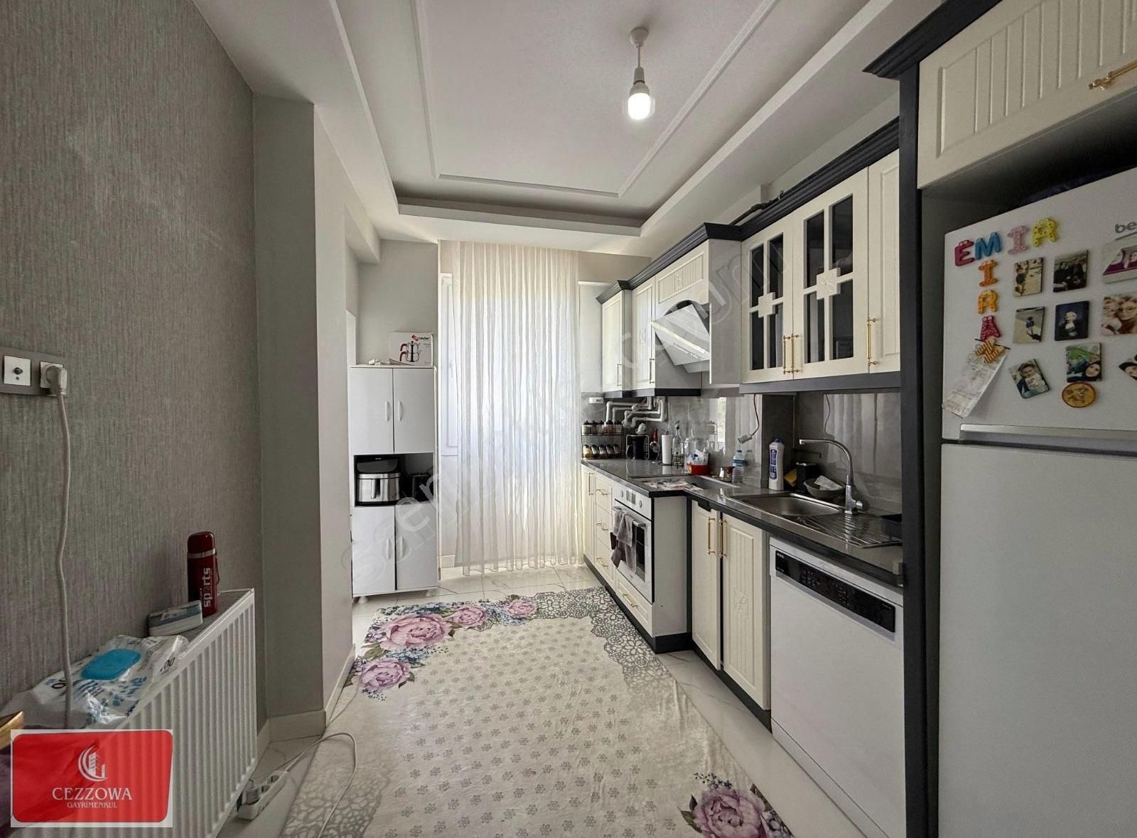 Rensa Sitesin De Satılık 2.5+1 97m2