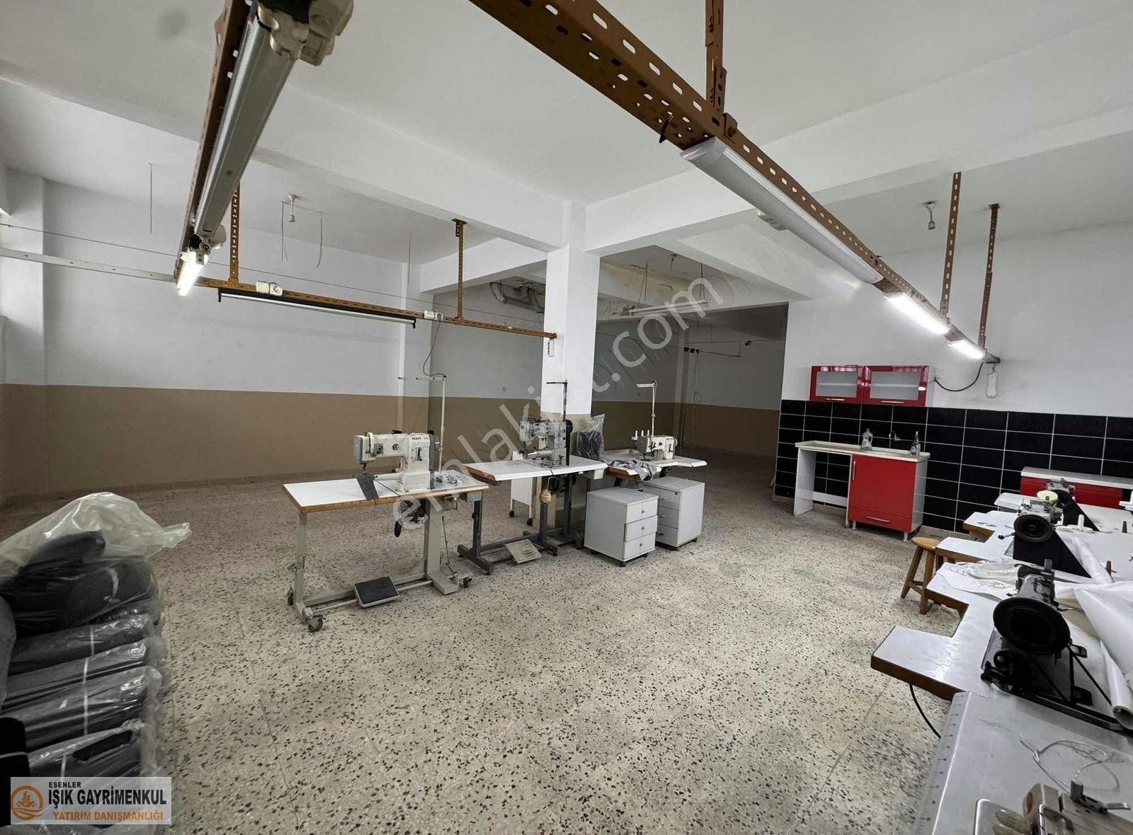 Işıktan Yürüyüş Yoluna Yakın Bakımlı 200 M2 Dükkan