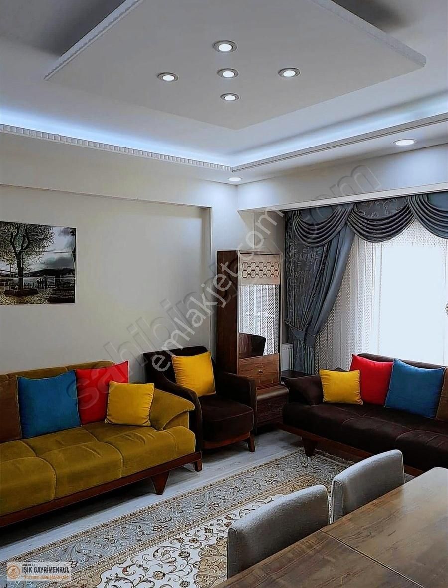 Işık'tan Nine Hatunda Ebeveynli Satılık 3+1 Daire 125 M2