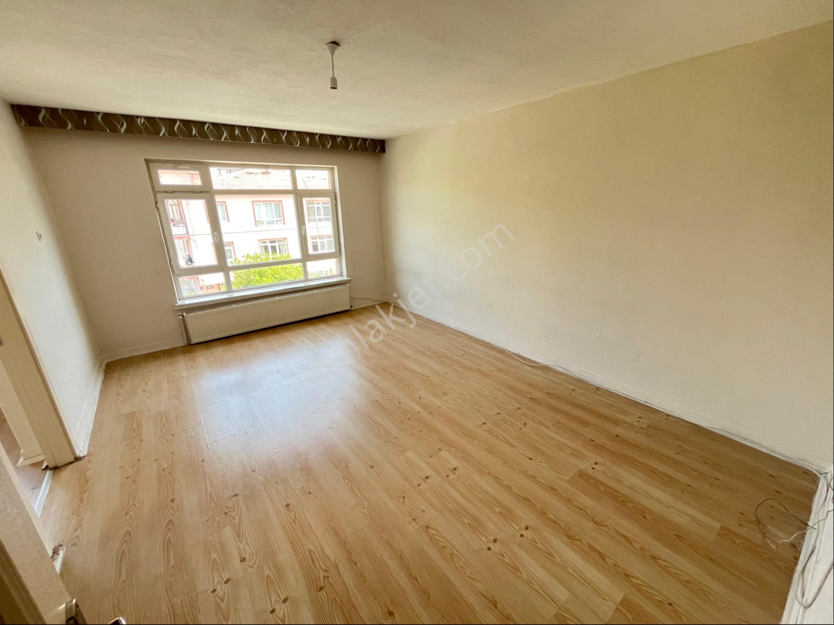 Tekin Emlaktan Etlik Şehir Hastanesi Ve Antares Avm Yakını Katta Mantolu Yapılı Kiralık !!!