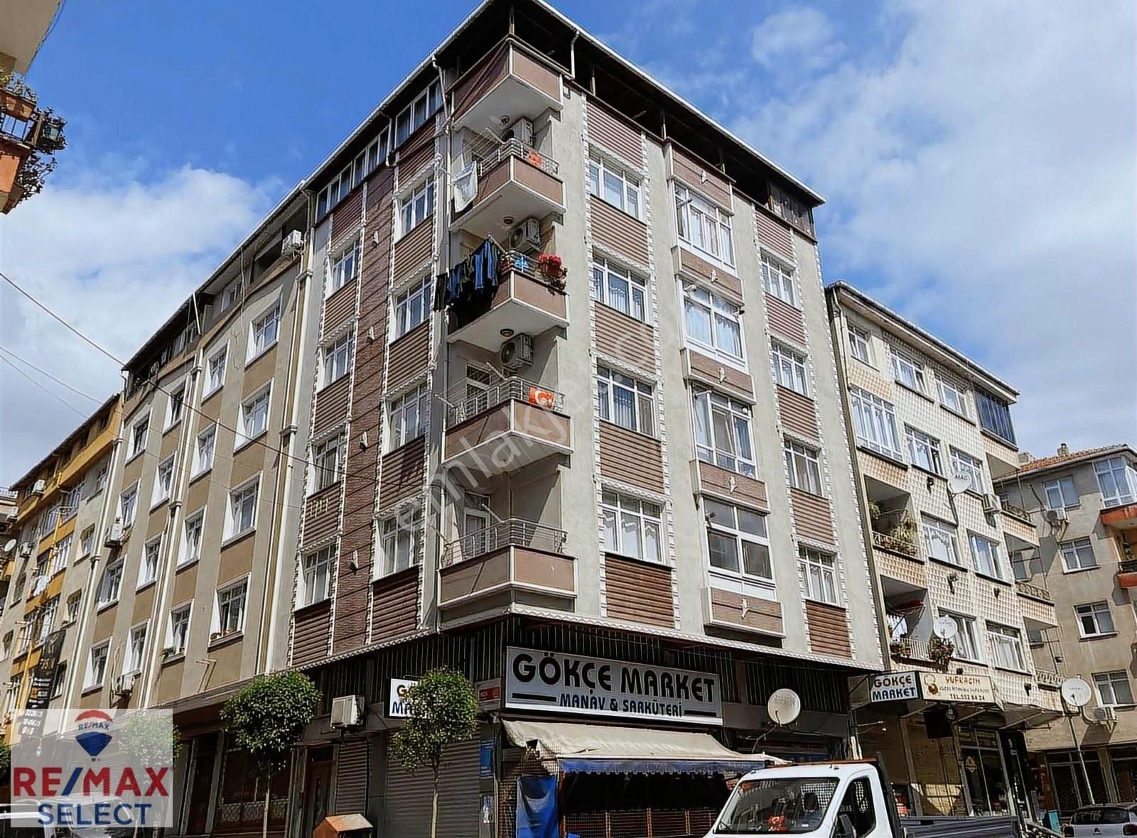 Bahçelievler Zafer Mah. 3+1 E5'e Yakın Ara Kat Geniş Ferah