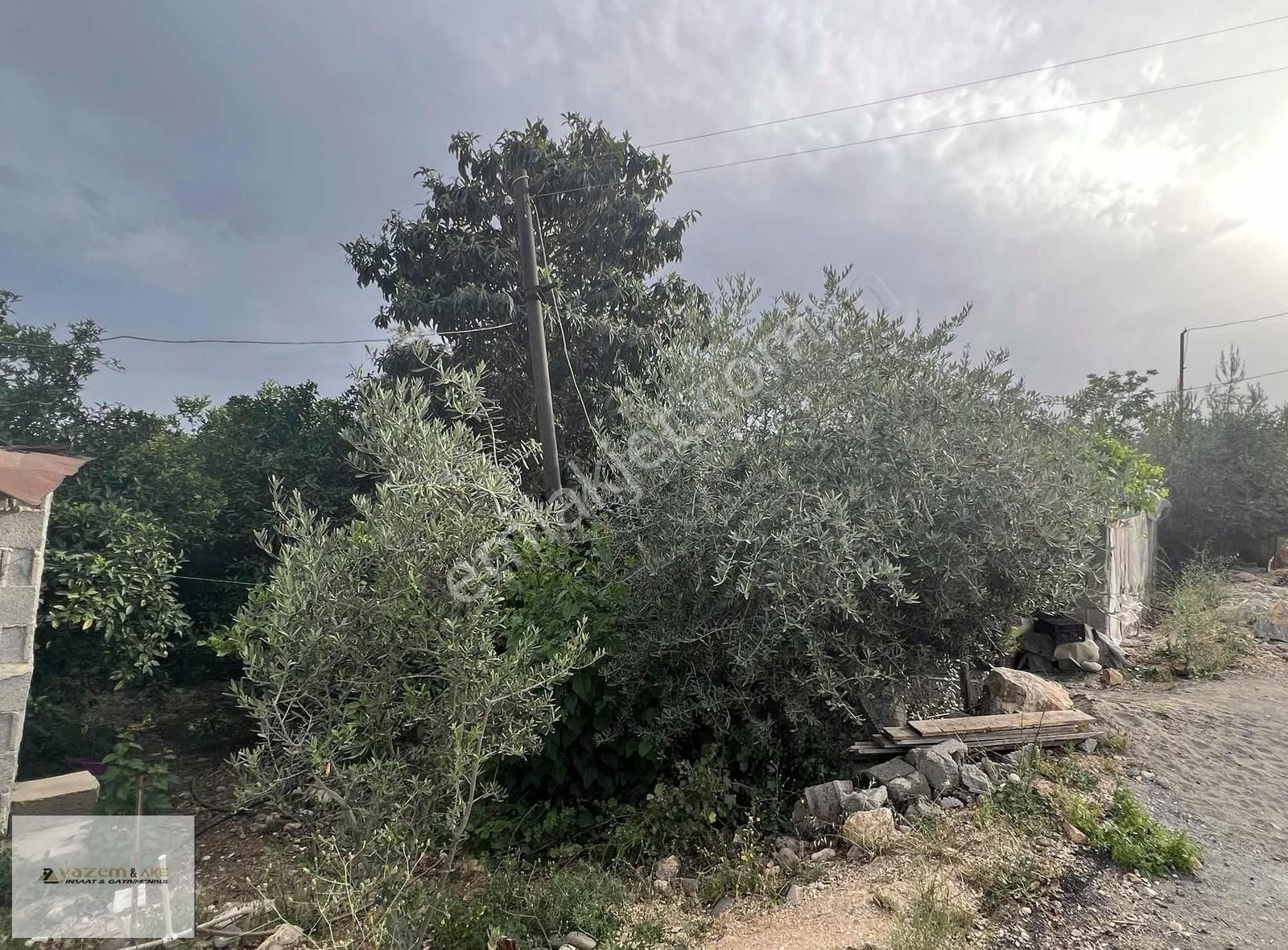 Mersin Erdemli Kösbucağı (karakeşli) 705 M2 Ev Ve Bahçesi