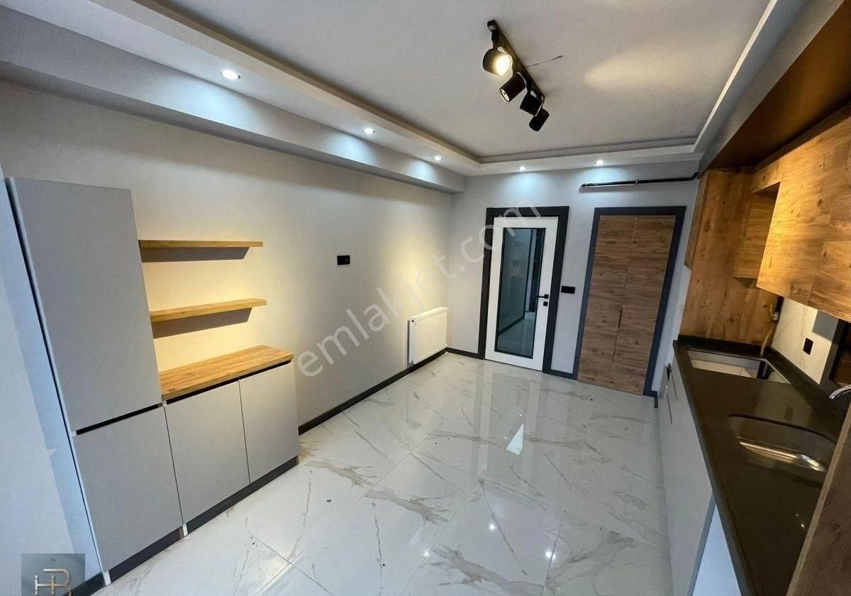 Bayrakçeken'den 4+1 Satılık Alpağutbey Mah Güney B. Bireysel Grj