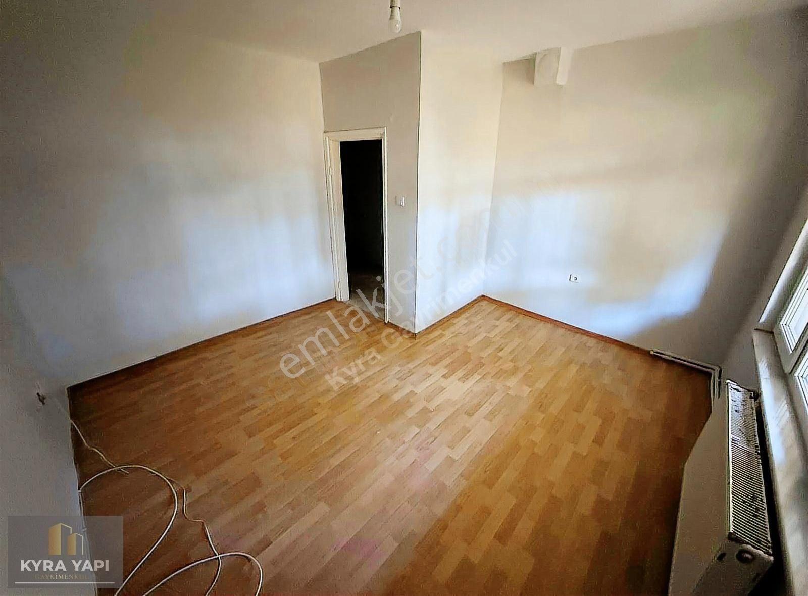 Kyra Yapı Dan Akşemsettin Mah. 2+1 100 M2 1.kat Niteliği Giriş