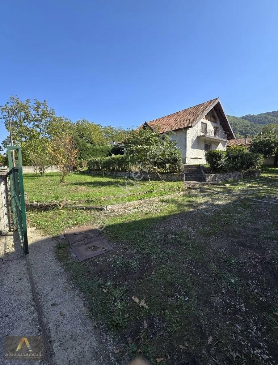 Sapanca Kırkpınar 1190 M2 Arsa Üzerinde 550 M2 2 Katlı Satılık