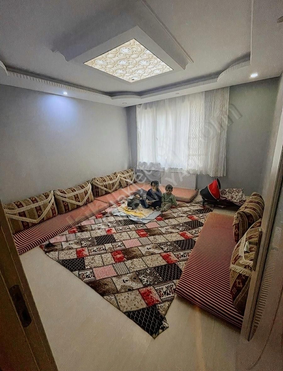 Kapalı Pazar Dibinde Ara Kat Gibi Bahçe Kat