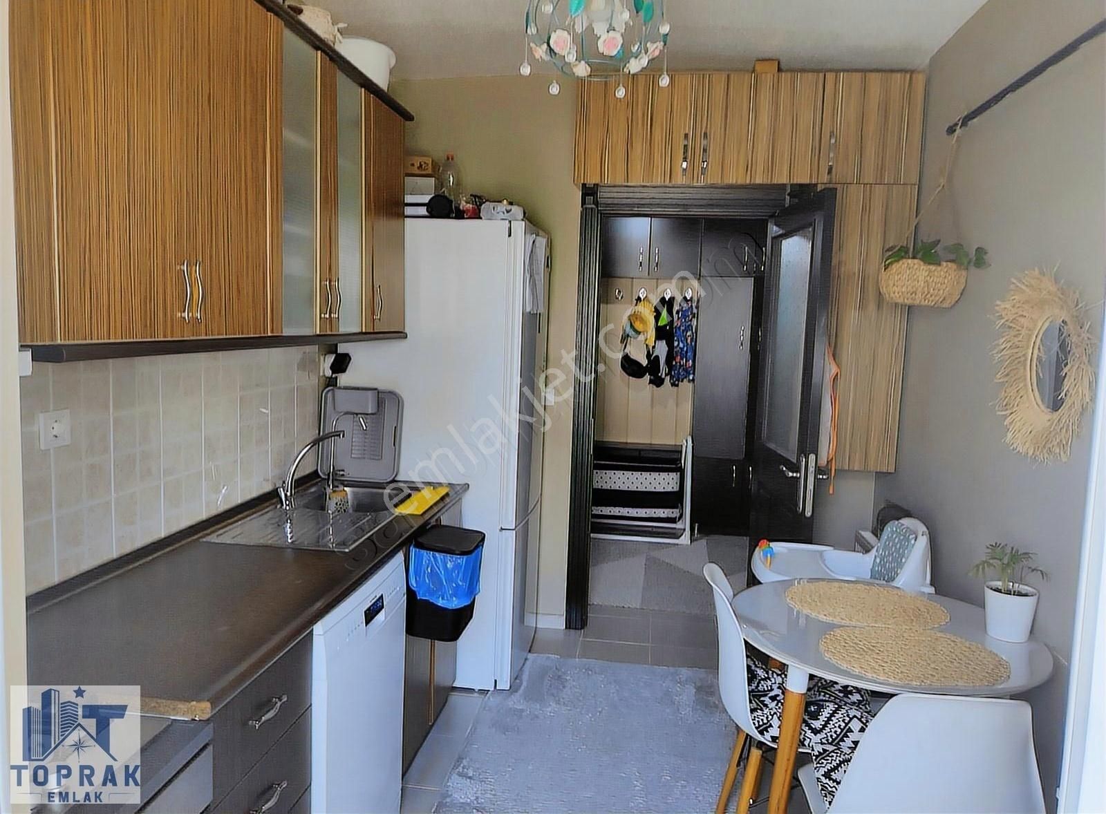 Toprak Emlak'tan Vadişehir Mah.de Giriş Kat Satılık 2+1 Daire