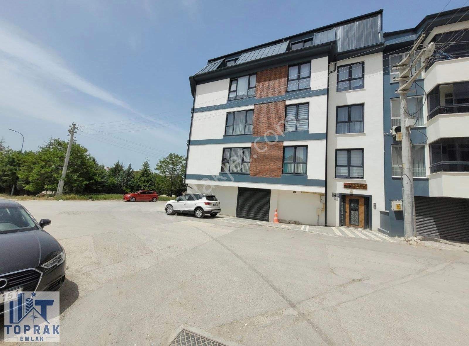 Toprak Emlaktan Çamlıca Mh Tombakzade Yakını Kiralık Lüx 1+1