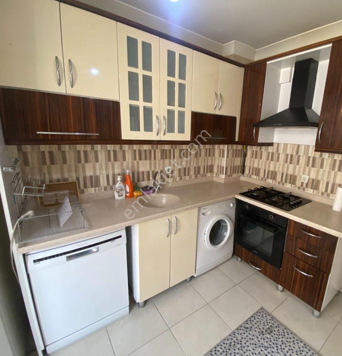 Elvan Mah 1544 Cadde Üzeri Asansörlü Ara Kat Daire