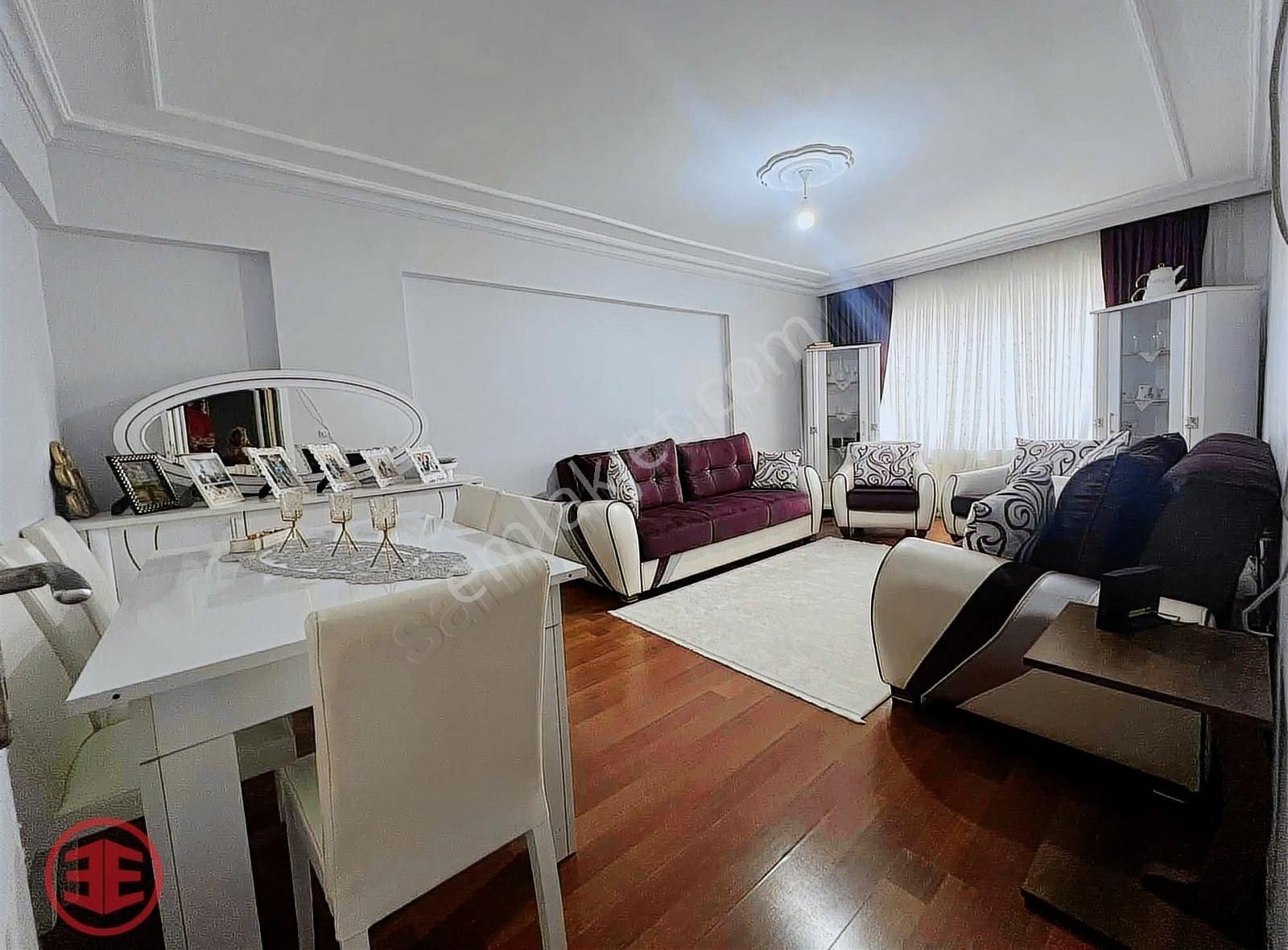 Alsancak Caddede 2. Kat Konumunda Arakat Satılık 3+1 Daire